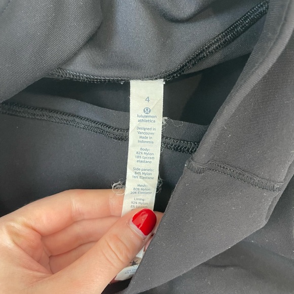 Lululemon black leggings with mesh detailing - Picture 4 of 5